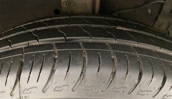 2014 Maruti Swift Dzire ZXI, Petrol, Manual, 93,985 km, Right Front Tyre Tread