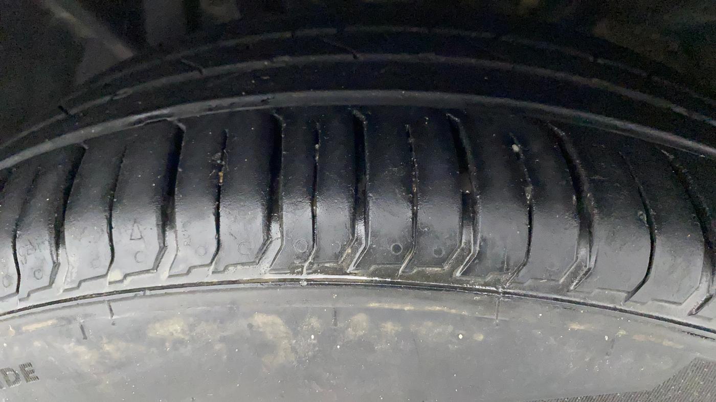 2016 Ford Ecosport TITANIUM+ 1.5L DIESEL, Diesel, Manual, 75,847 km, Left Front Tyre Tread