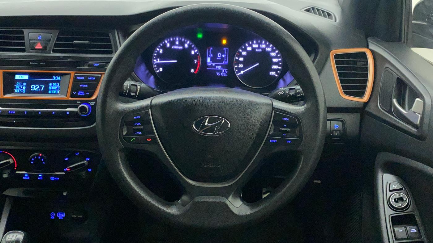 2016 Hyundai i20 Active 1.2 S, Petrol, Manual, 75,229 km, Steering Wheel Close Up