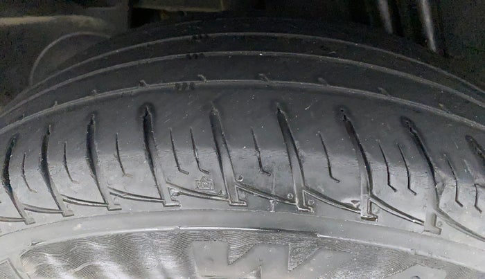 2018 Renault Duster RXS CVT, Petrol, Automatic, 44,165 km, Right Rear Tyre Tread