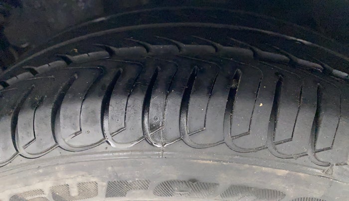 2017 Tata Tiago XZ PETROL, Petrol, Manual, 54,994 km, Right Front Tyre Tread
