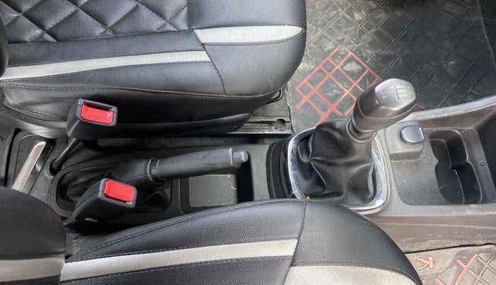 2018 Renault Kwid RXT 1.0, Petrol, Manual, 45,257 km, Gear Lever