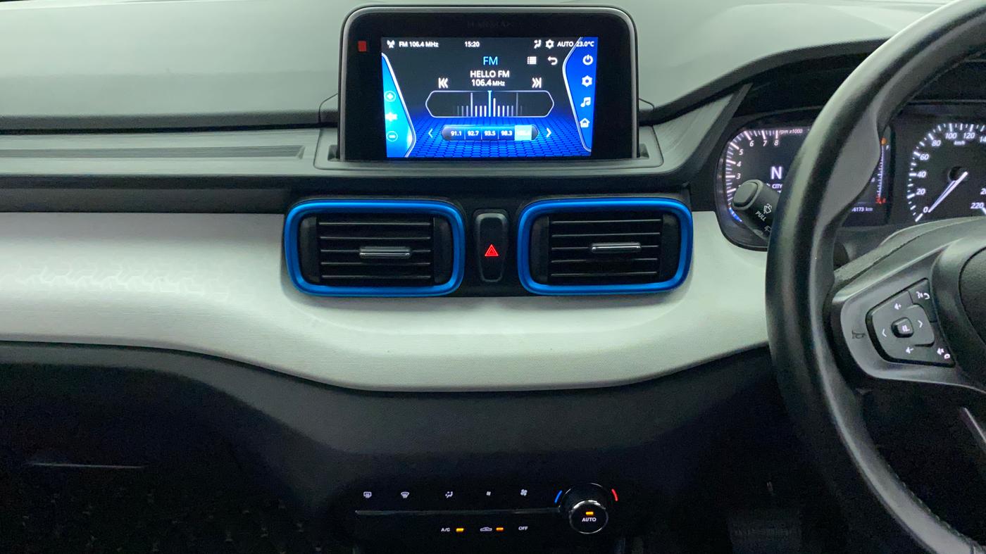 2022 Tata PUNCH CREATIVE AMT 1.2 RTN DUAL TONE, Petrol, Automatic, 16,172 km, Air Conditioner