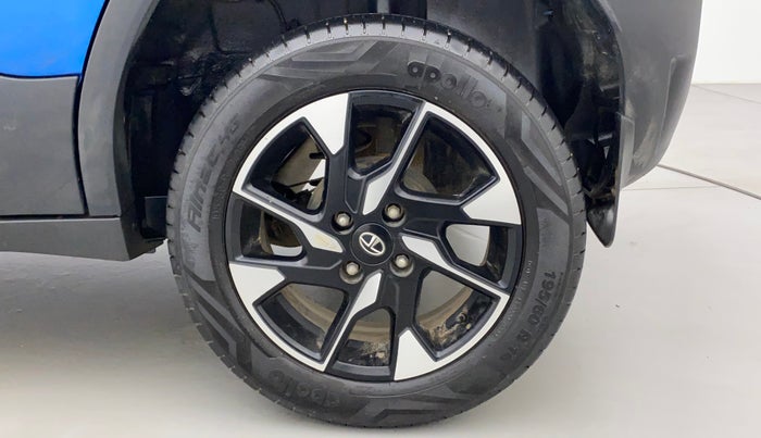 2022 Tata PUNCH CREATIVE AMT 1.2 RTN DUAL TONE, Petrol, Automatic, 16,172 km, Left Rear Wheel