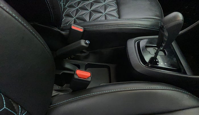 2022 Tata PUNCH CREATIVE AMT 1.2 RTN DUAL TONE, Petrol, Automatic, 16,172 km, Gear Lever