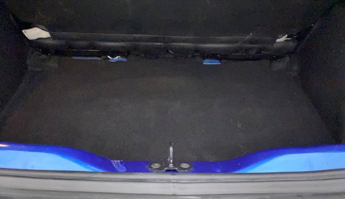 2022 Tata PUNCH CREATIVE AMT 1.2 RTN DUAL TONE, Petrol, Automatic, 16,172 km, Boot Inside