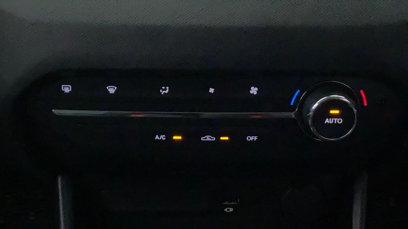 2022 Tata PUNCH CREATIVE AMT 1.2 RTN DUAL TONE, Petrol, Automatic, 16,172 km, Automatic Climate Control