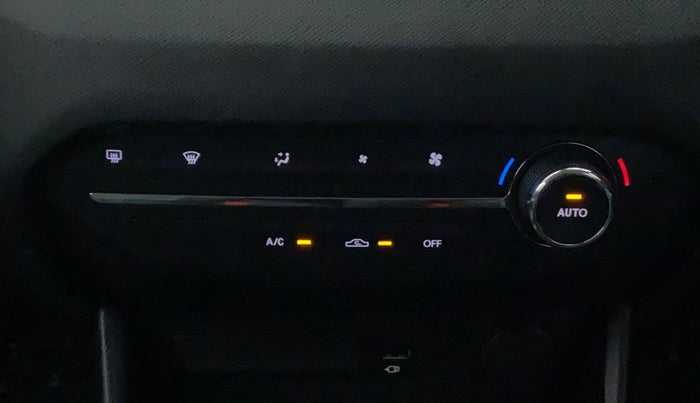 2022 Tata PUNCH CREATIVE AMT 1.2 RTN DUAL TONE, Petrol, Automatic, 16,172 km, Automatic Climate Control