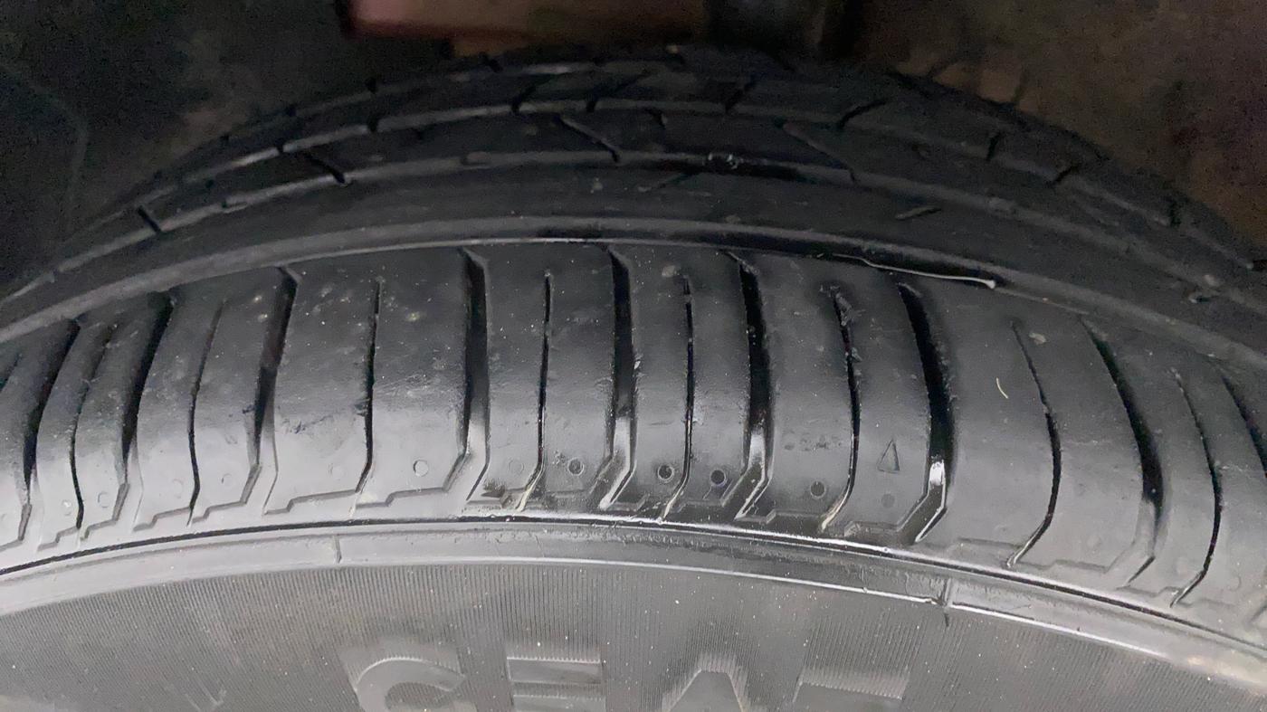 2022 Hyundai VENUE S (O) 1.0 TURBO IMT, Petrol, Manual, 7,772 km, Left Front Tyre Tread