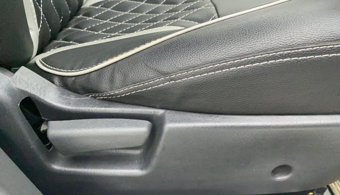 2015 Maruti Alto K10 LXI, Petrol, Manual, 90,508 km, Driver Side Adjustment Panel