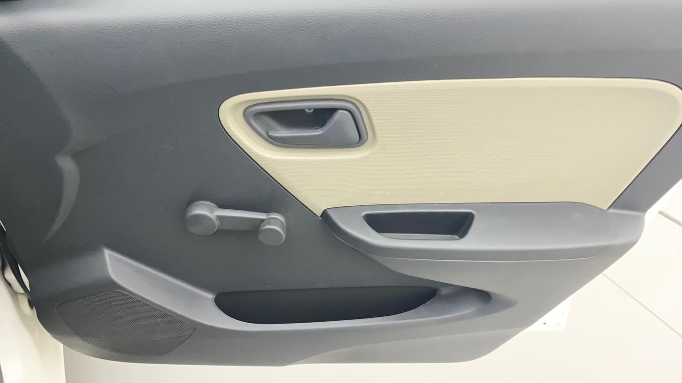 2015 Maruti Alto K10 LXI, Petrol, Manual, 90,508 km, Driver Side Door Panels Control
