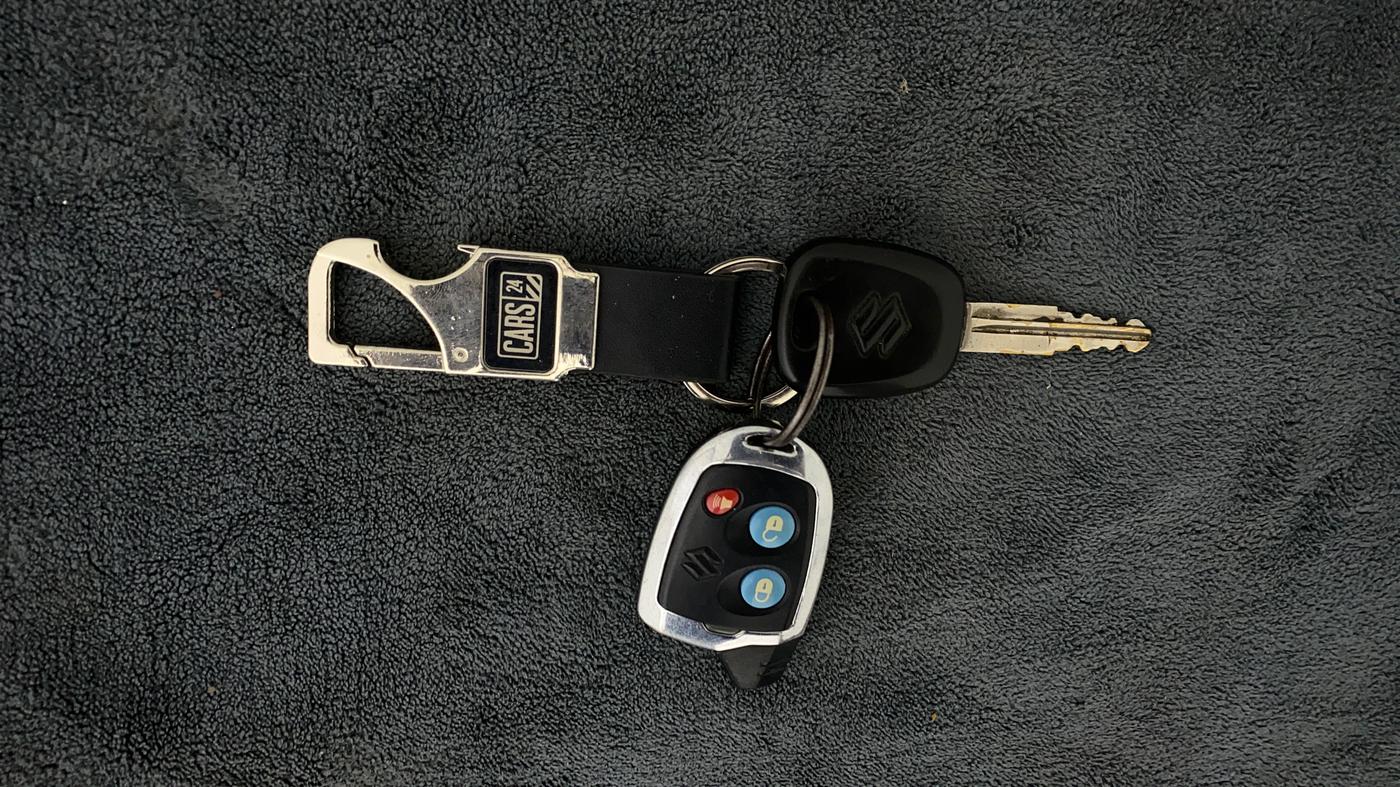 2015 Maruti Alto K10 LXI, Petrol, Manual, 90,508 km, Key Close Up