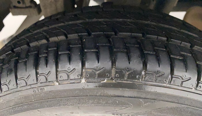 2015 Maruti Alto K10 LXI, Petrol, Manual, 90,508 km, Right Rear Tyre Tread