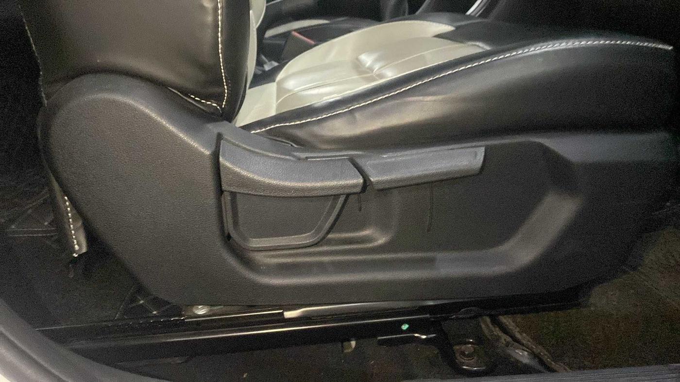 2022 Hyundai Creta EX 1.5 PETROL, Petrol, Manual, 6,397 km, Driver Side Adjustment Panel