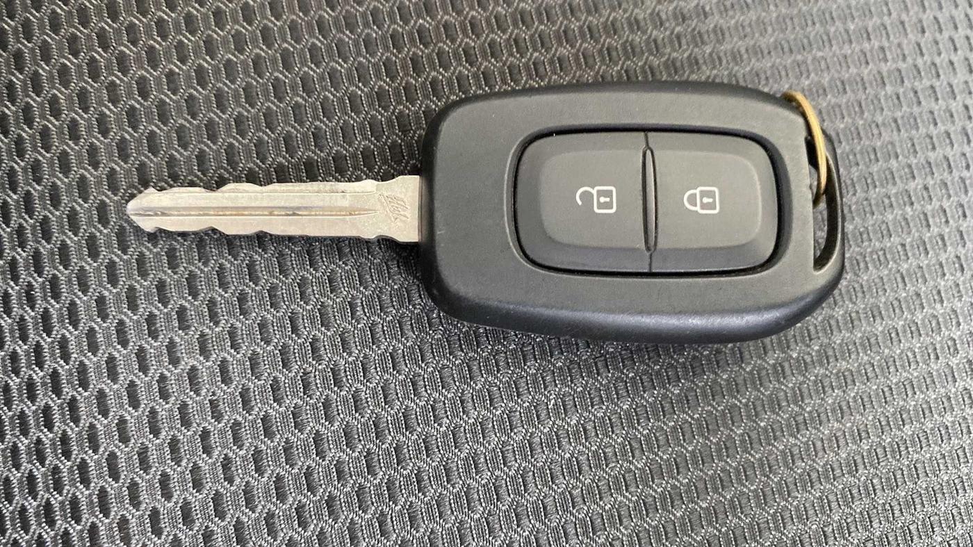 2022 Renault TRIBER RXT, Petrol, Manual, 19,487 km, Key Close Up