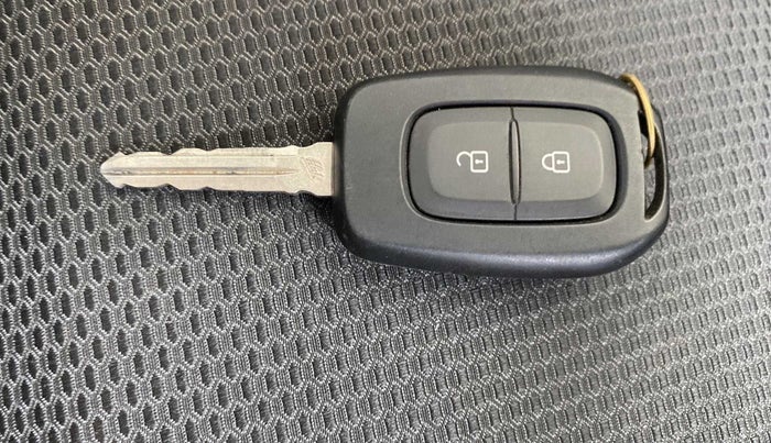 2022 Renault TRIBER RXT, Petrol, Manual, 19,487 km, Key Close Up