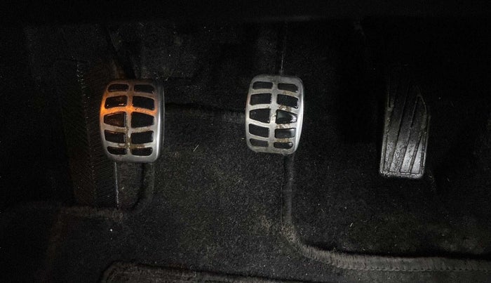 2018 Maruti Baleno ALPHA PETROL 1.2, CNG, Manual, 40,430 km, Pedals