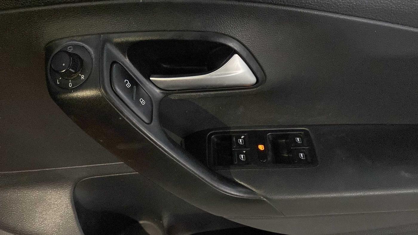2020 Volkswagen Polo HIGHLINE PLUS 1.0L TSI, Petrol, Manual, 81,002 km, Driver Side Door Panels Control