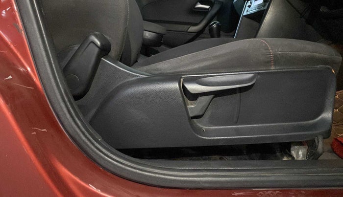 2020 Volkswagen Polo HIGHLINE PLUS 1.0L TSI, Petrol, Manual, 81,002 km, Driver Side Adjustment Panel
