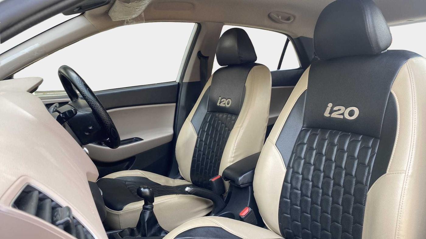 2019 Hyundai Elite i20 SPORTZ PLUS 1.2, Petrol, Manual, 86,211 km, Right Side Front Door Cabin