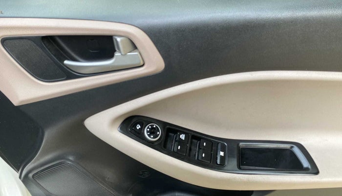 2019 Hyundai Elite i20 SPORTZ PLUS 1.2, Petrol, Manual, 86,211 km, Driver Side Door Panels Control