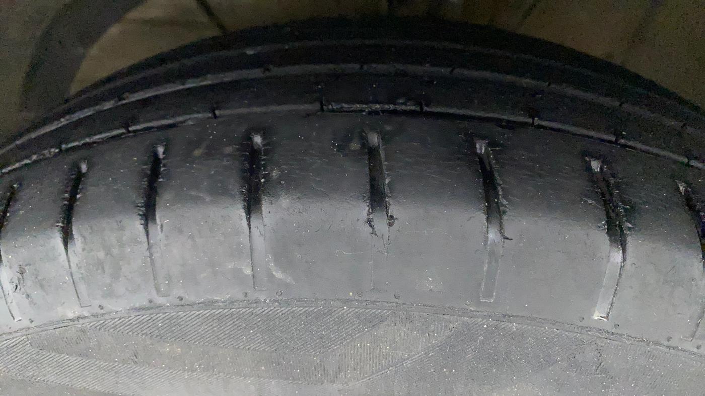 2018 Maruti Swift ZXI AMT, Petrol, Automatic, 59,782 km, Left Front Tyre Tread