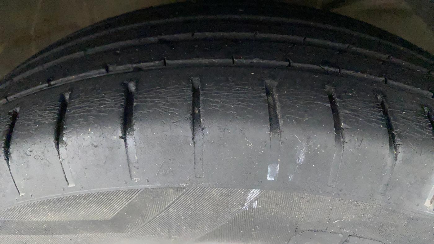 2018 Maruti Swift ZXI AMT, Petrol, Automatic, 59,782 km, Right Front Tyre Tread