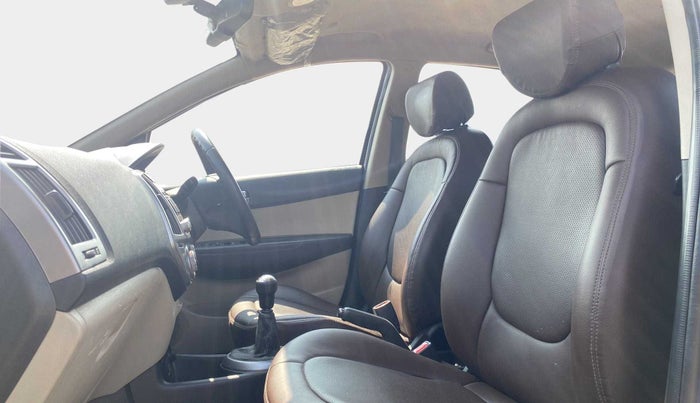 2014 Hyundai i20 SPORTZ 1.2, Petrol, Manual, 23,808 km, Right Side Front Door Cabin