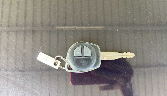 2015 Maruti Swift VXI, Petrol, Manual, 88,830 km, Key Close Up