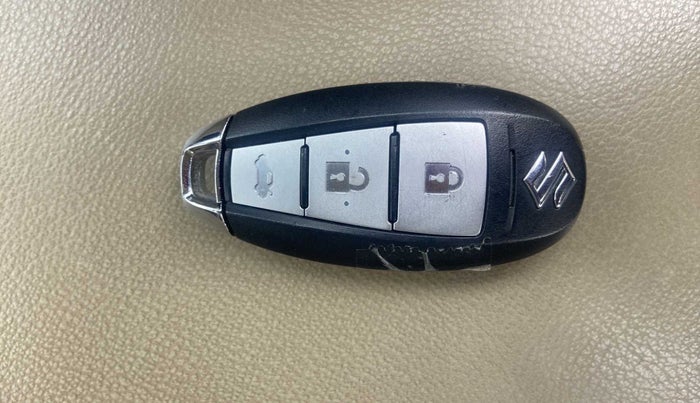 2019 Maruti Ciaz ALPHA  AT 1.5 SHVS PETROL, Petrol, Automatic, 19,411 km, Key Close Up