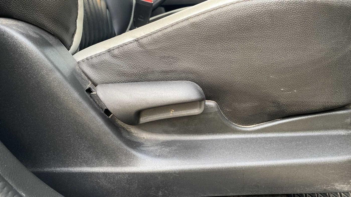 2019 Maruti Vitara Brezza LDI, Diesel, Manual, 49,501 km, Driver Side Adjustment Panel