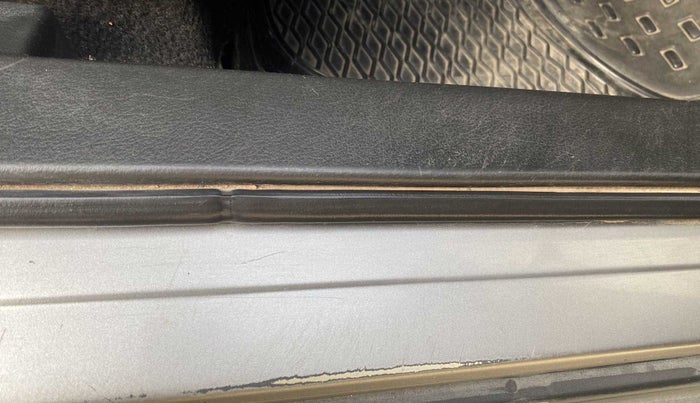 2019 Maruti Vitara Brezza LDI, Diesel, Manual, 49,501 km, Right running board - Minor scratches