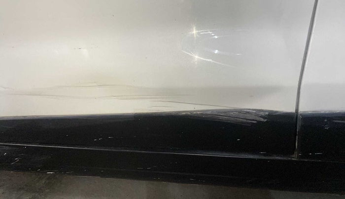 2019 Maruti Vitara Brezza VDI, Diesel, Manual, 83,217 km, Front passenger door - Slightly dented