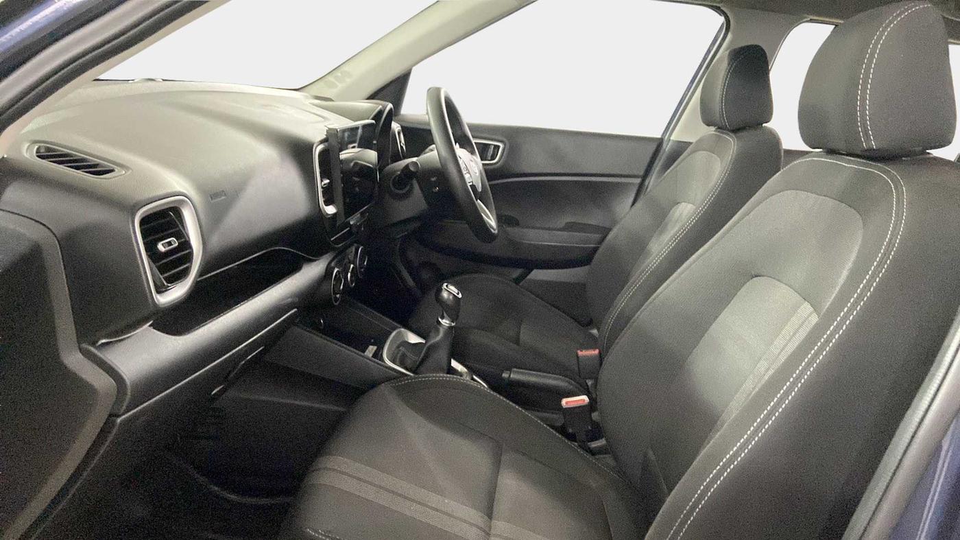 2020 Hyundai VENUE S 1.2, Petrol, Manual, 28,621 km, Right Side Front Door Cabin