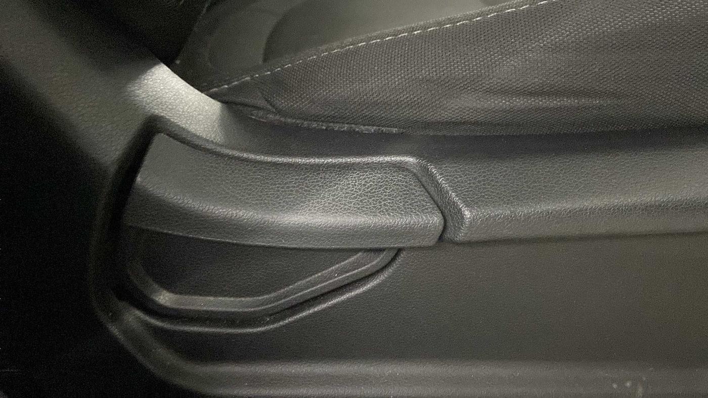 2020 Hyundai VENUE S 1.2, Petrol, Manual, 28,621 km, Driver Side Adjustment Panel