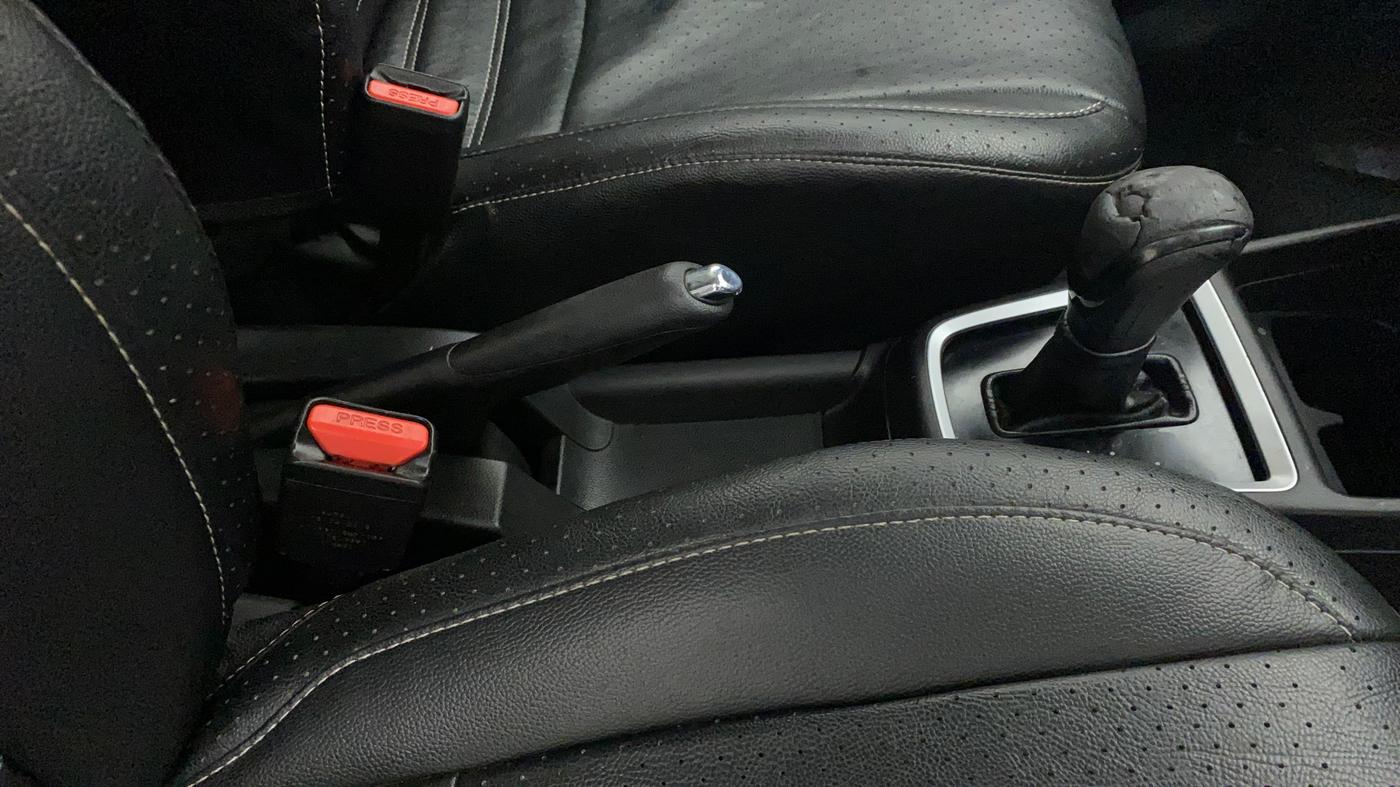 2018 Maruti Swift VDI AMT, Diesel, Automatic, 74,853 km, Gear Lever