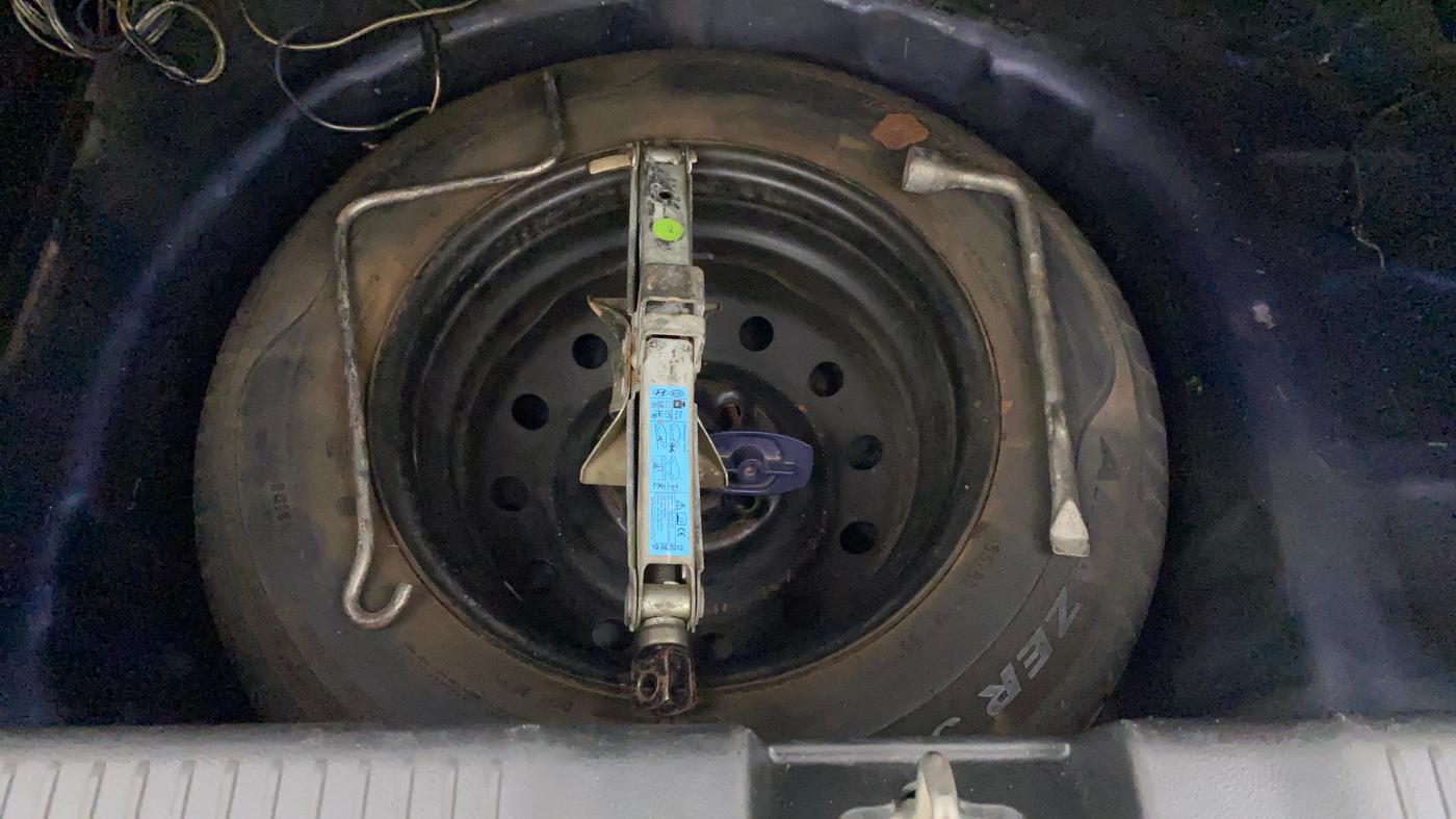 2018 Maruti Swift VDI AMT, Diesel, Automatic, 74,853 km, Spare Tyre
