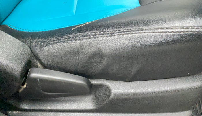 2021 Renault Kwid RXL 1.0, Petrol, Manual, 59,546 km, Driver Side Adjustment Panel
