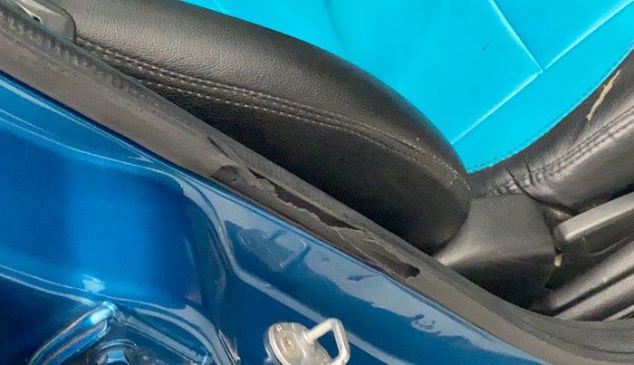 2021 Renault Kwid RXL 1.0, Petrol, Manual, 59,546 km, Driver-side door - Beading has minor damage