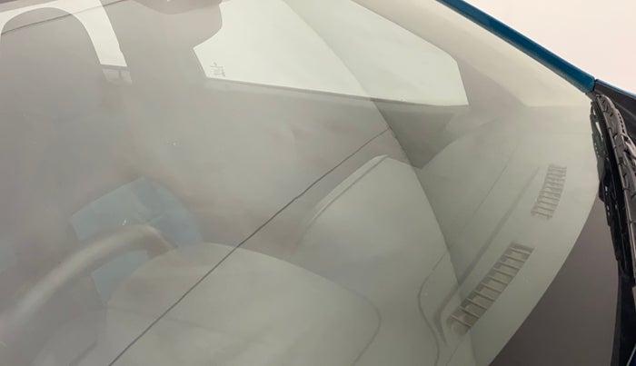 2021 Renault Kwid RXL 1.0, Petrol, Manual, 59,546 km, Front windshield - Minor spot on windshield