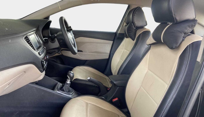 2018 Hyundai Verna 1.6 VTVT SX, Petrol, Manual, 30,881 km, Right Side Front Door Cabin