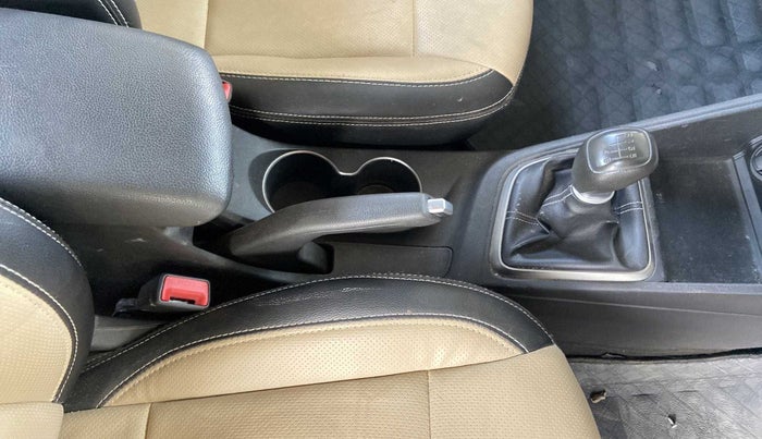 2018 Hyundai Verna 1.6 VTVT SX, Petrol, Manual, 30,881 km, Gear Lever