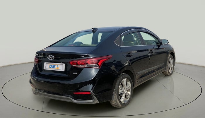 2018 Hyundai Verna 1.6 VTVT SX, Petrol, Manual, 30,881 km, Right Back Diagonal