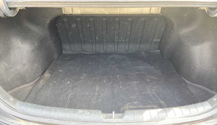 2018 Hyundai Verna 1.6 VTVT SX, Petrol, Manual, 30,881 km, Boot Inside