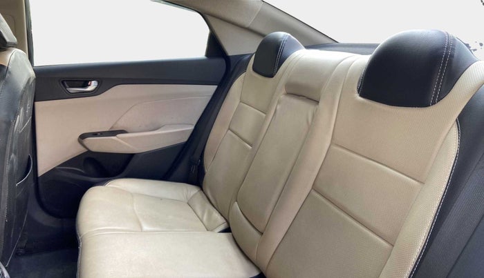 2018 Hyundai Verna 1.6 VTVT SX, Petrol, Manual, 30,881 km, Right Side Rear Door Cabin