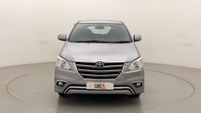 2016 Toyota Innova 2.5 VX 8 STR, Diesel, Manual, 71,386 km, Front
