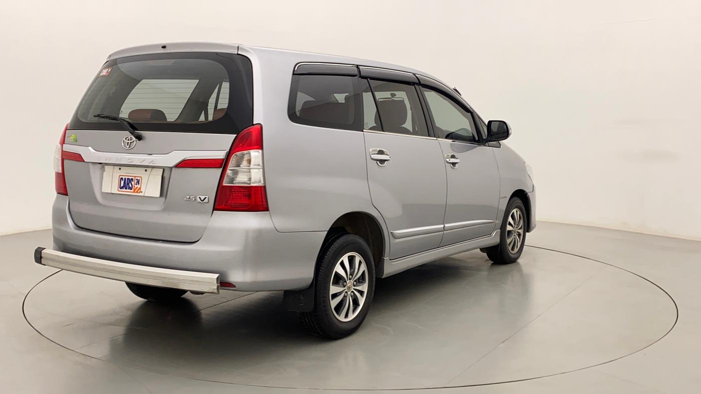 2016 Toyota Innova 2.5 VX 8 STR, Diesel, Manual, 71,386 km, Right Back Diagonal