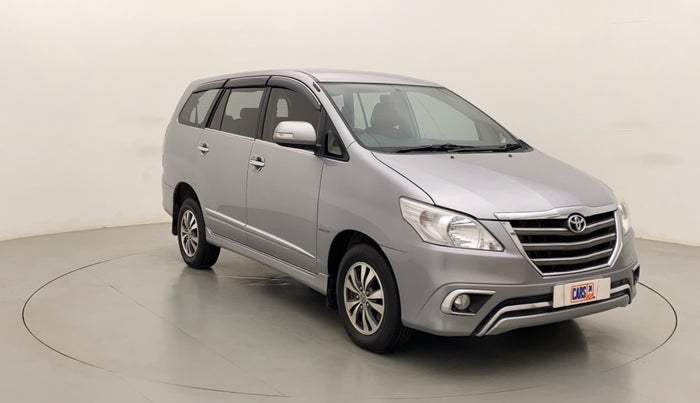 2016 Toyota Innova 2.5 VX 8 STR, Diesel, Manual, 71,386 km, Right Front Diagonal