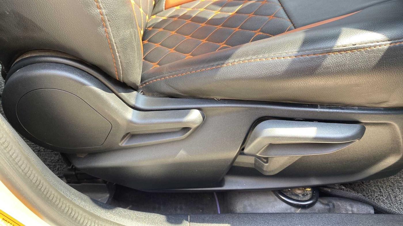 2020 Tata Tiago XZ PETROL, Petrol, Manual, 22,166 km, Driver Side Adjustment Panel