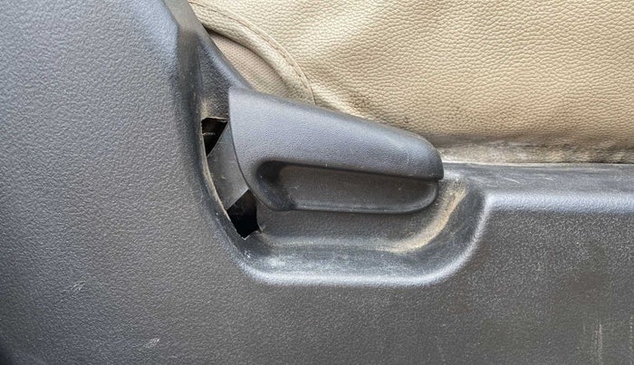 2017 Maruti Wagon R 1.0 VXI, Petrol, Manual, 58,869 km, Driver Side Adjustment Panel